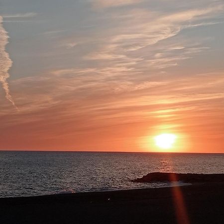 アドラ Vistas Al Marヴィラ エクステリア 写真