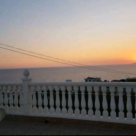 アドラ Vistas Al Marヴィラ エクステリア 写真